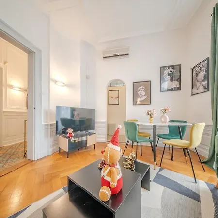 Beautiful Centre De Caractère - Private Free Parking Included Appartement